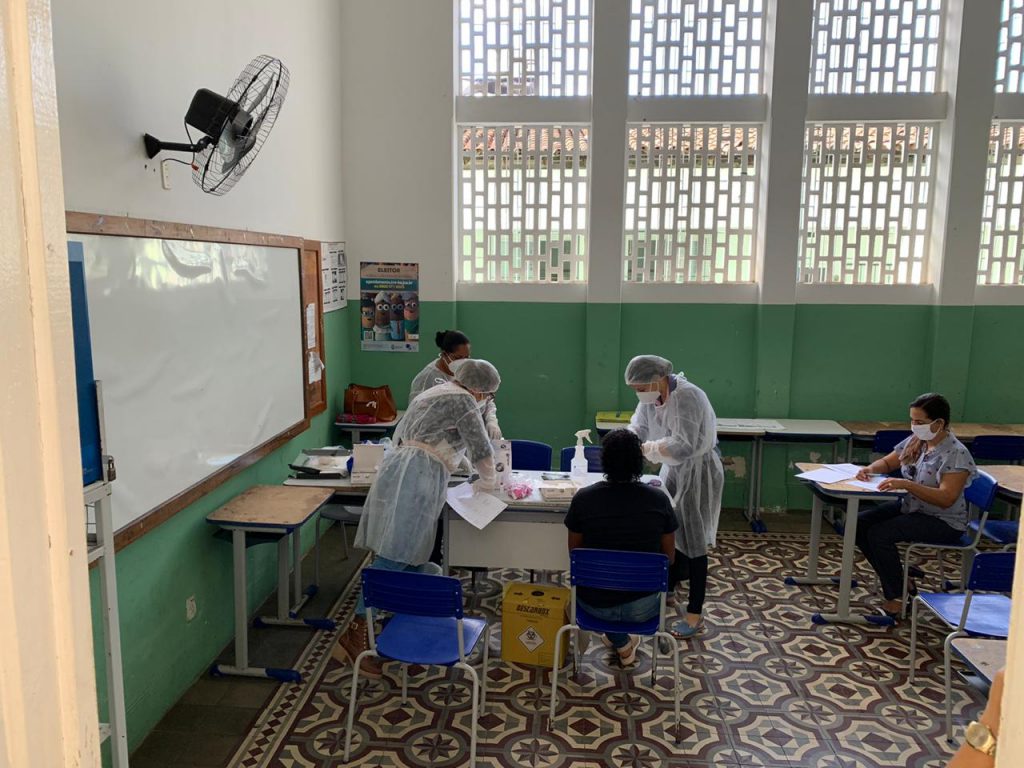 O anúncio da volta à sala de aula gerou um questionamento entre pais e alunos: É seguro reabrir as escolas? Crédito: Fotos Públicas.