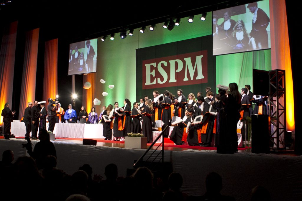 Cerimônia da ESPM: formatura suspensa frustrou alunos, que não aceitaram ato simbólico. Crédito: divulgação. 
